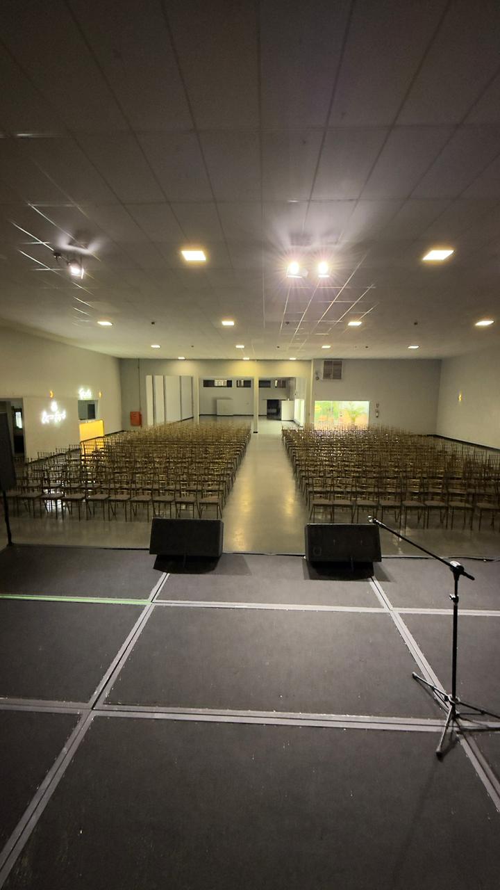 Visão Geral do Salão Vazio